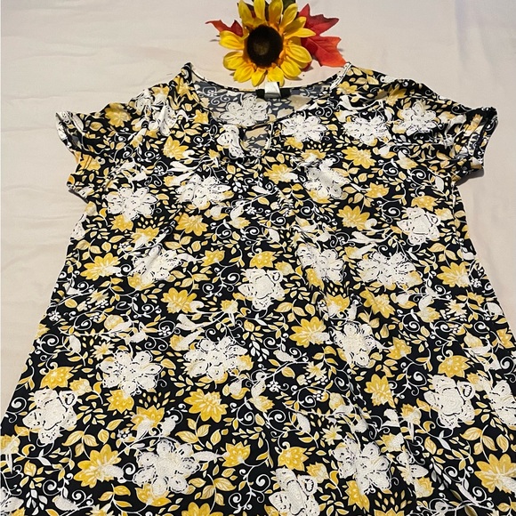 EC. Yellow black & white Floral dress. Very lightweight short/medium length sz L - Picture 2 of 2